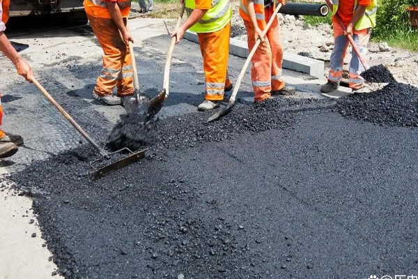 Why use asphalt instead of cement to pave roads_1